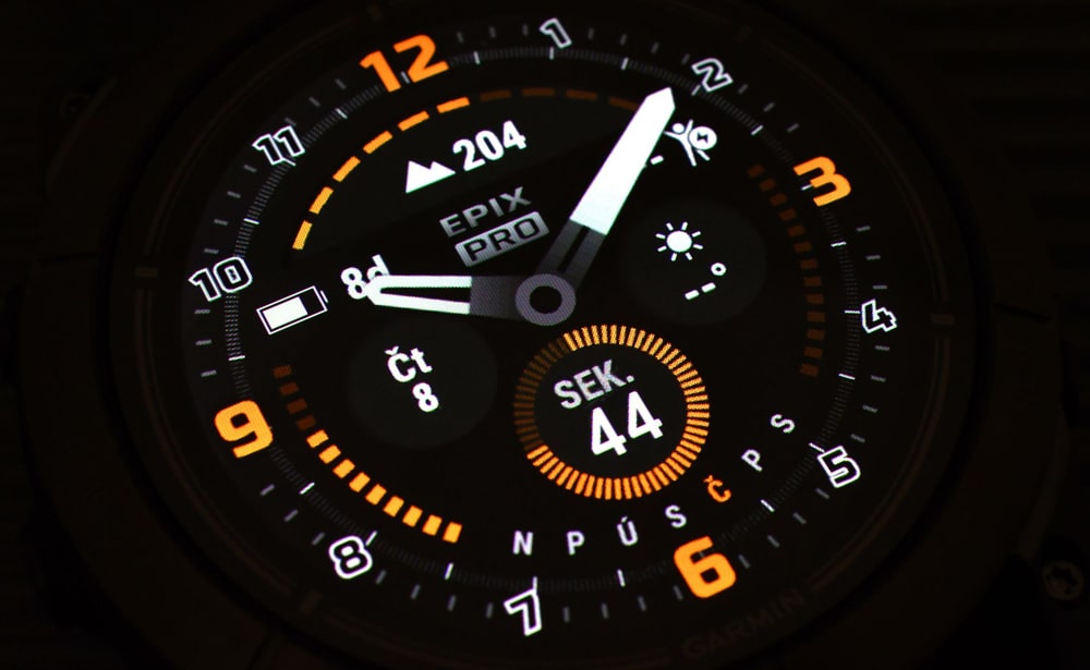 displej hodinek Garmin Amoled